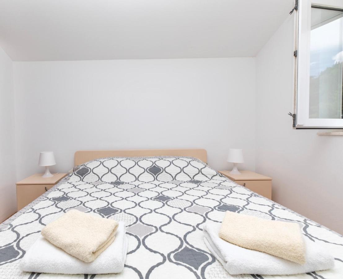 Apartments And Rooms Spiro Mimice Luaran gambar